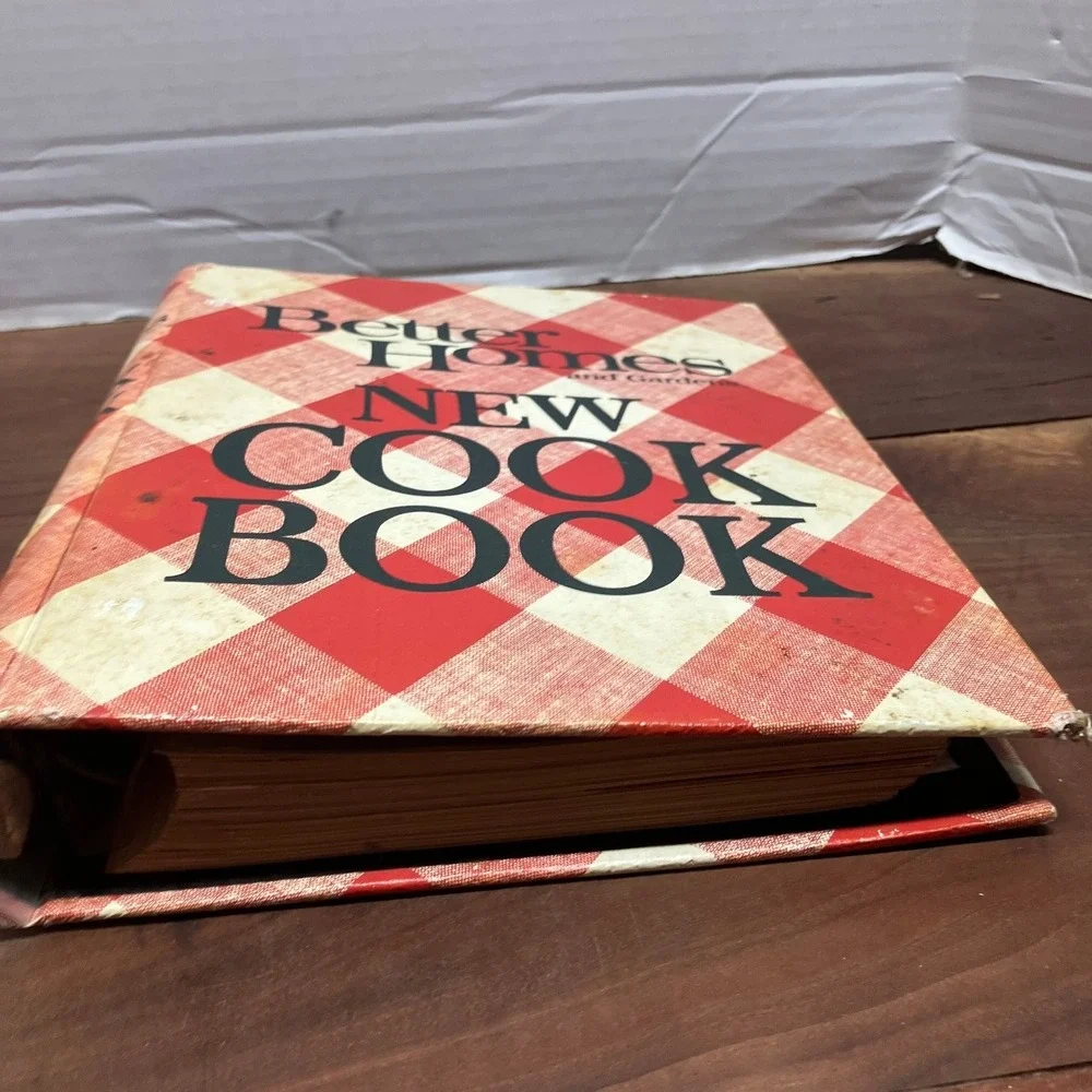 Better Homes & Gardens New Cook Book 1970 Ring-Bound Gingham Recipes 0696000105